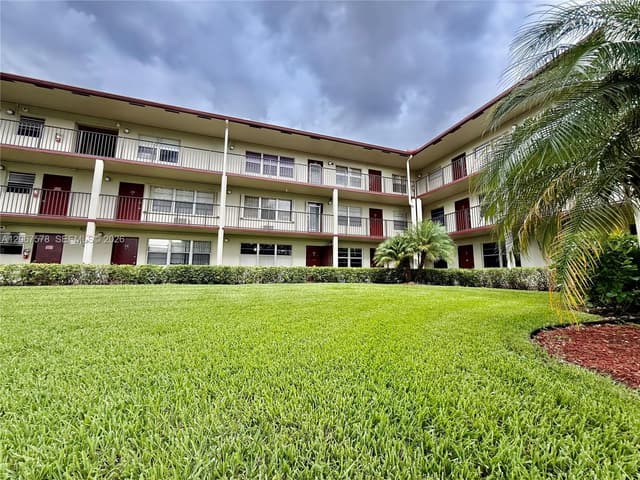 150 150 SW 134TH WAY # R109, Pembroke Pines FL 33027 - Pembroke Pines, FL - Photo 3