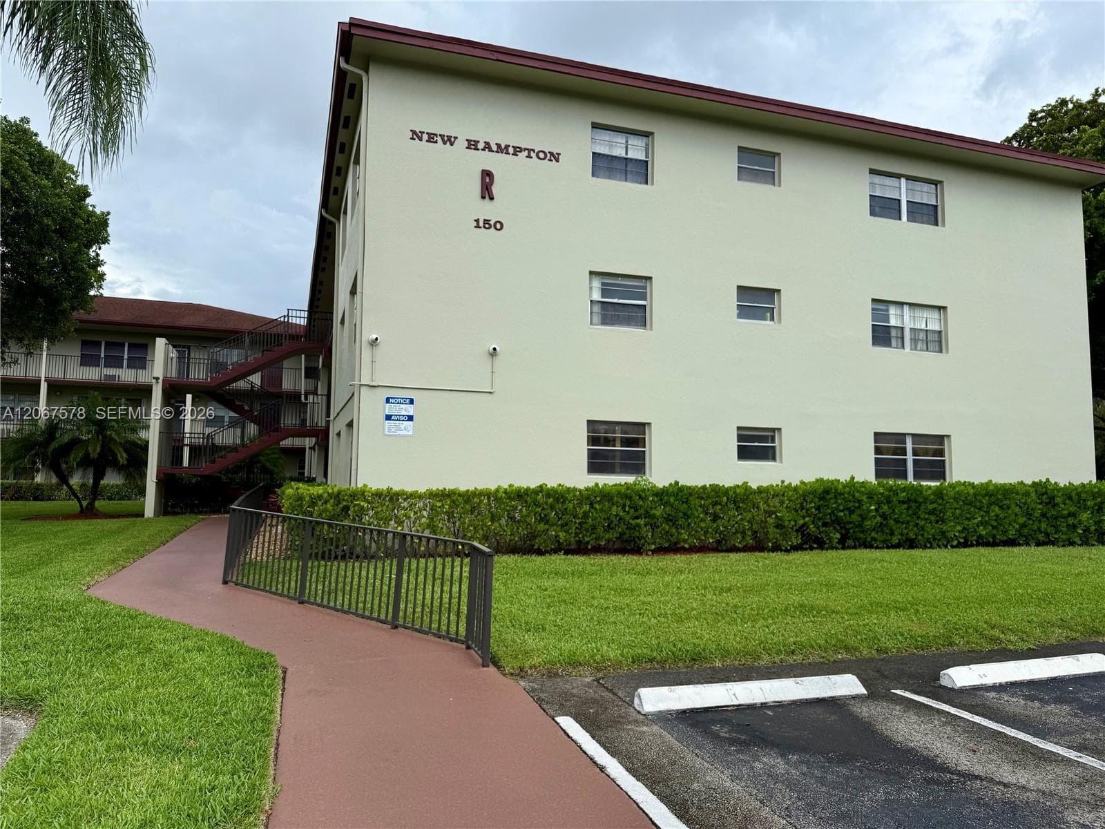 150 150 SW 134TH WAY # R109, Pembroke Pines FL 33027 - Pembroke Pines, FL - Photo 1
