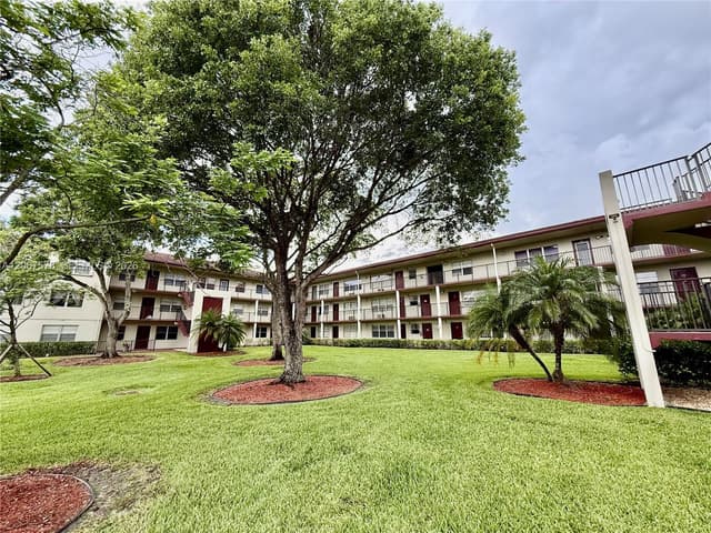 150 150 SW 134TH WAY # R109, Pembroke Pines FL 33027 - Pembroke Pines, FL - Photo 5