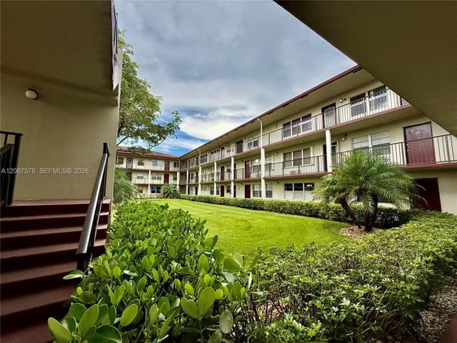 150 150 SW 134TH WAY # R109, Pembroke Pines FL 33027 - Pembroke Pines, FL - Photo 4