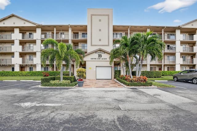 13705 SW 12th St # 103B, Pembroke Pines FL 33027 - Pembroke Pines, FL - Photo 3