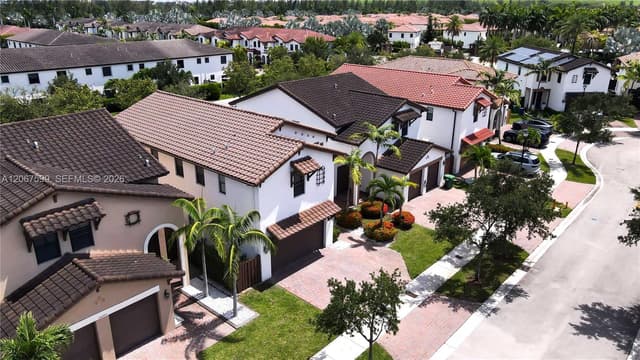 10235 NW 87th Ter, Doral FL 33178 - Doral, FL - Photo 6