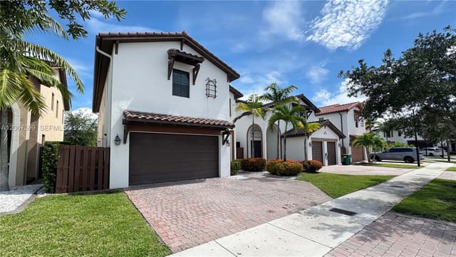 10235 NW 87th Ter, Doral FL 33178 - Doral, FL - Photo 3