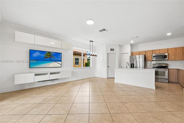 8666 NW 109th Ct # 8666, Doral FL 33178 - Doral, FL - Photo 6