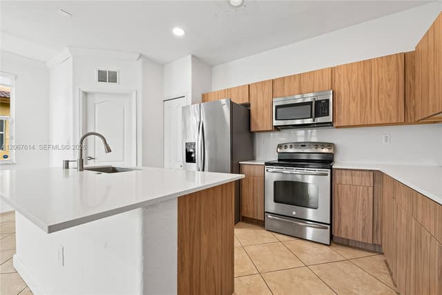 8666 NW 109th Ct # 8666, Doral FL 33178 - Doral, FL - Photo 5
