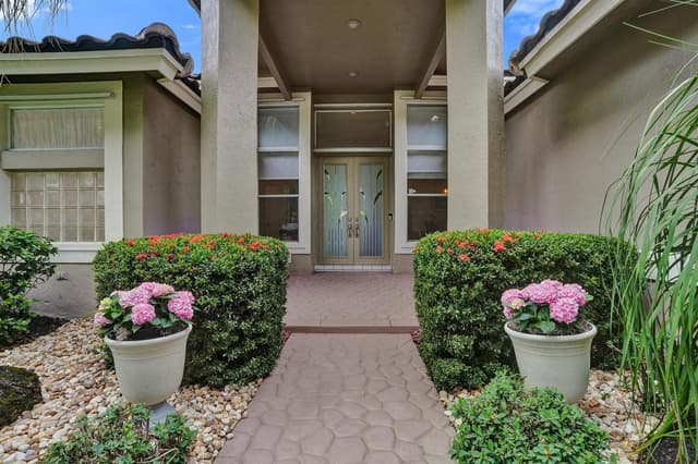 4850 NW 95TH Drive, Coral Springs FL 33076 - Coral Springs, FL - Photo 2