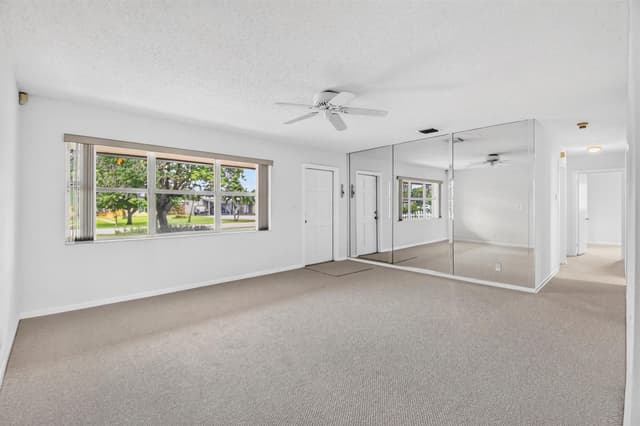 129 GREENBRIER Drive, Palm Springs FL 33461 - Palm Springs, FL - Photo 2