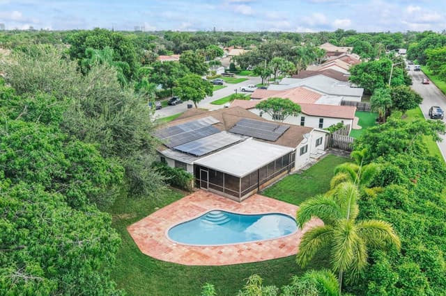 244 NW 102nd Terrace, Plantation FL 33324 - Plantation, FL - Photo 4