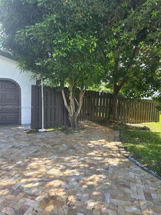18611 SW 61st Ct, Southwest Ranches FL 33332 - Southwest Ranches, FL - Photo 7