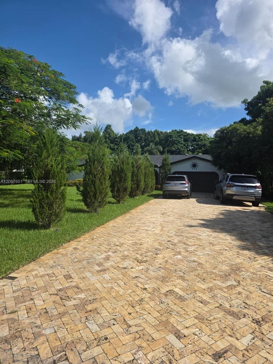 18611 SW 61st Ct, Southwest Ranches FL 33332 - Southwest Ranches, FL - Photo 1