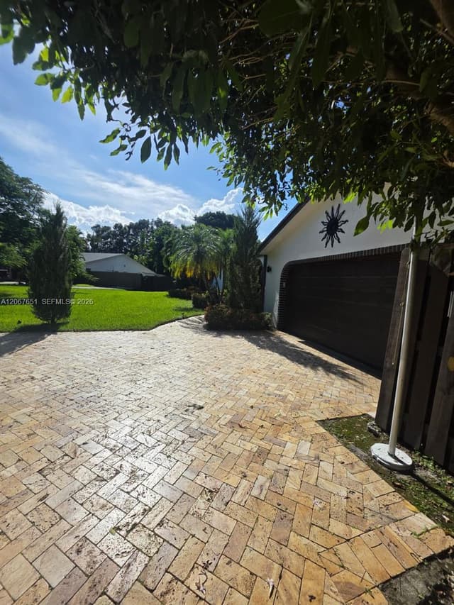 18611 SW 61st Ct, Southwest Ranches FL 33332 - Southwest Ranches, FL - Photo 5