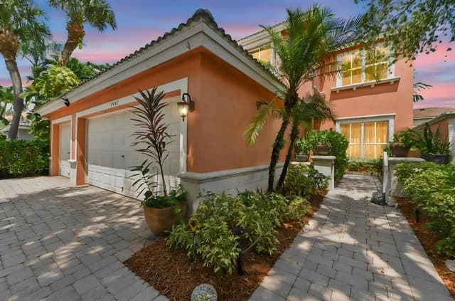 4442 ONEGA Circle, West Palm Beach FL 33409 - West Palm Beach, FL - Photo 2