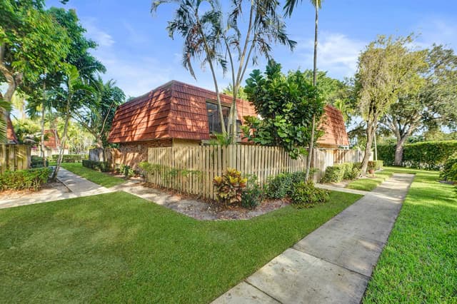 736 NW 98TH Circle, Plantation FL 33324 - Plantation, FL - Photo 2