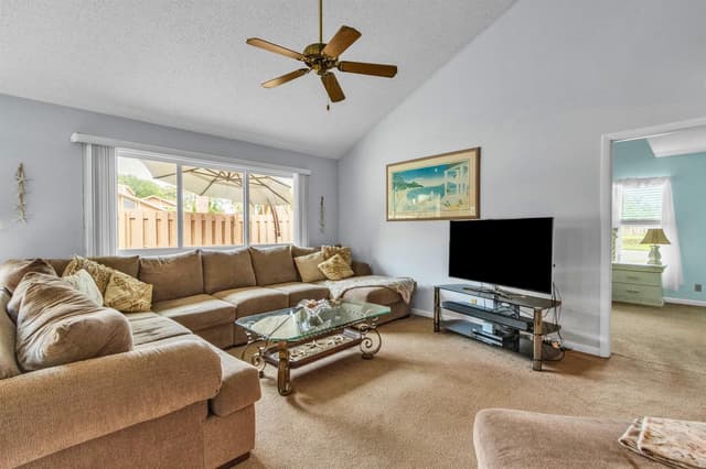 111 Maplecrest Circle, Jupiter FL 33458 - Jupiter, FL - Photo 2