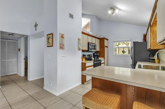 111 Maplecrest Circle, Jupiter FL 33458 - Jupiter, FL - Photo 4