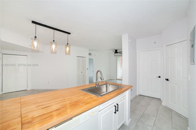 17125 N Bay Rd # 3410, Sunny Isles Beach FL 33160 - Sunny Isles Beach, FL - Photo 2