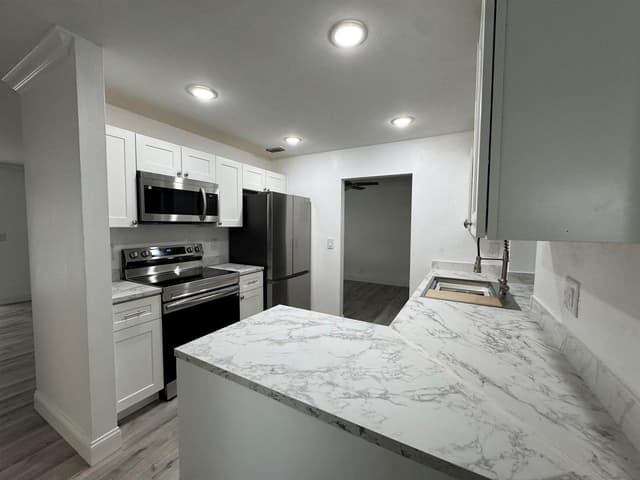 1331 W Campanelli Drive, Plantation FL 33322 - Plantation, FL - Photo 2