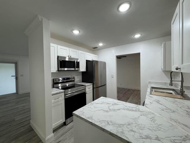 1331 W Campanelli Drive, Plantation FL 33322 - Plantation, FL - Photo 5