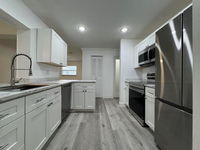 1331 W Campanelli Drive, Plantation FL 33322 - Plantation, FL - Photo 4