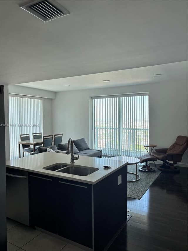 1900 N Bayshore Dr # 4011, Miami FL 33132 - Miami, FL - Photo 2