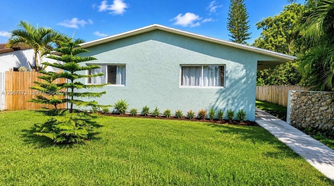 2411 Thomas St, Hollywood FL 33020 - Hollywood, FL - Photo 1