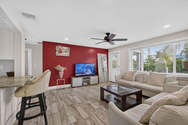 216 E 24th Street, Riviera Beach FL 33404 - Riviera Beach, FL - Photo 6