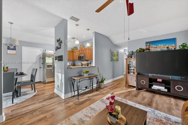 8601 SW 16th St, Pembroke Pines FL 33025 - Pembroke Pines, FL - Photo 6