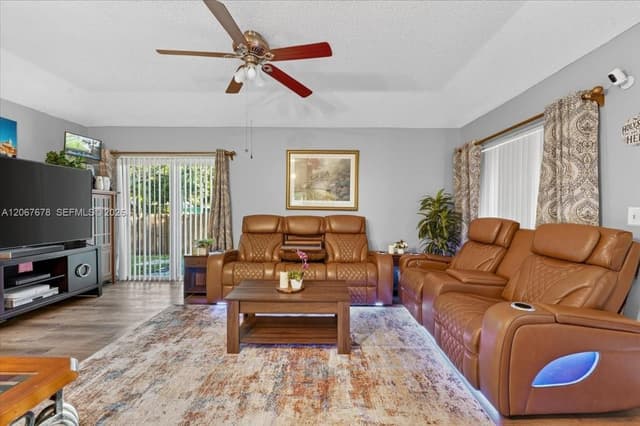 8601 SW 16th St, Pembroke Pines FL 33025 - Pembroke Pines, FL - Photo 7