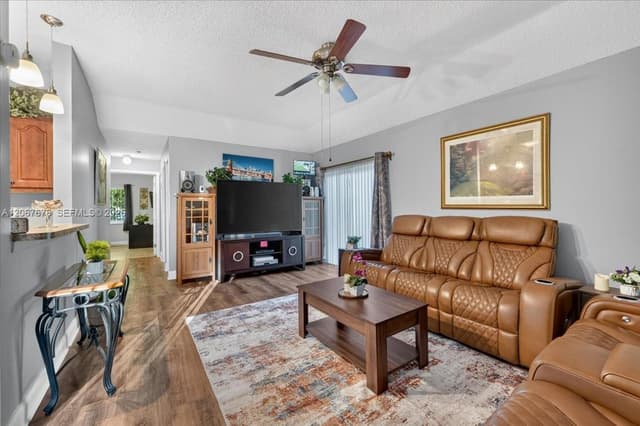 8601 SW 16th St, Pembroke Pines FL 33025 - Pembroke Pines, FL - Photo 5