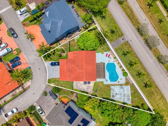 8611 SW 207th Ter, Cutler Bay FL 33189 - Cutler Bay, FL - Photo 2