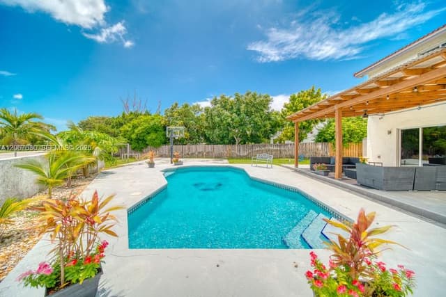 8611 SW 207th Ter, Cutler Bay FL 33189 - Cutler Bay, FL - Photo 3