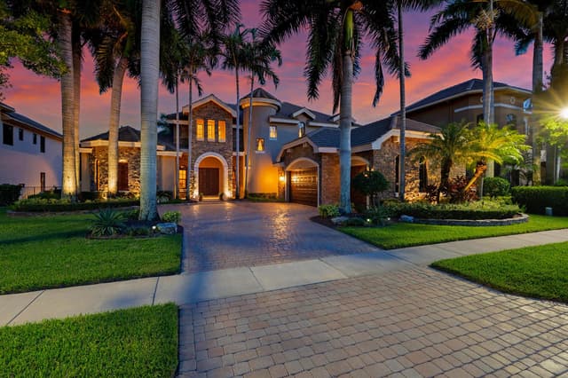 10538 VERSAILLES Boulevard, Wellington FL 33449 - Wellington, FL - Photo 2