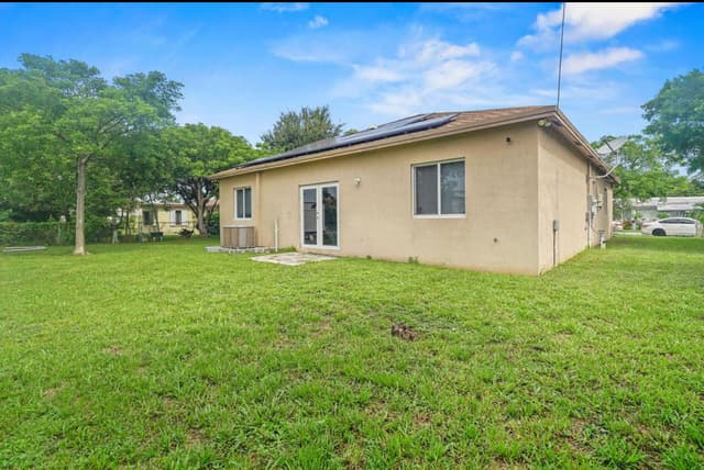 2430 NW 13TH Street, Pompano Beach FL 33069 - Pompano Beach, FL - Photo 3