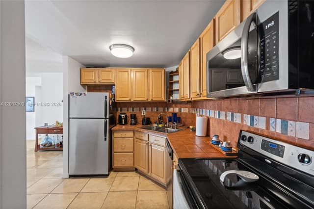 100 Golden Isles Dr # 1109, Hallandale Beach FL 33009 - Hallandale Beach, FL - Photo 6