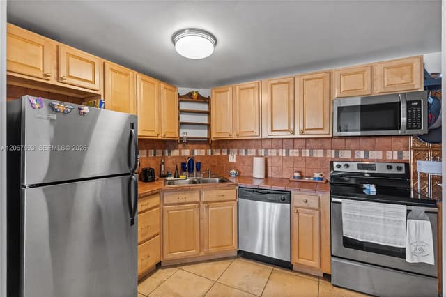 100 Golden Isles Dr # 1109, Hallandale Beach FL 33009 - Hallandale Beach, FL - Photo 7