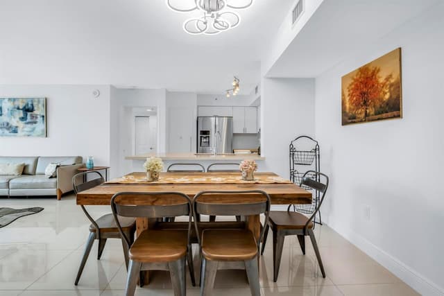 1155 BRICKELL BAY Drive # 2509, Miami FL 33131 - Miami, FL - Photo 5