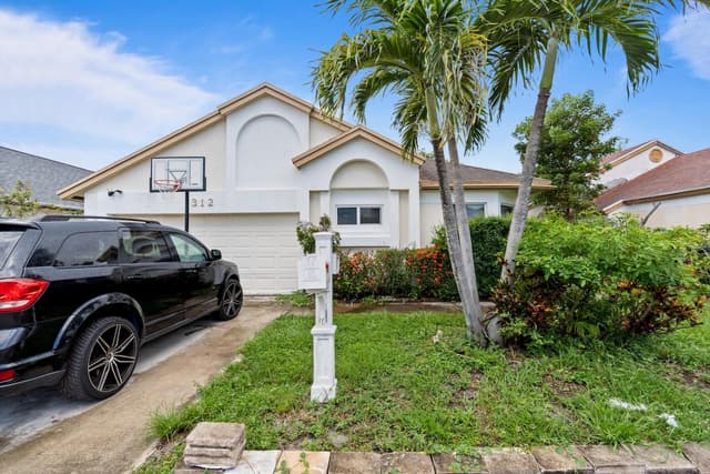 312 BISHOP Road, North Lauderdale FL 33068 - North Lauderdale, FL - Photo 2