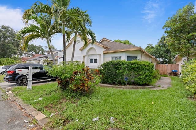 312 BISHOP Road, North Lauderdale FL 33068 - North Lauderdale, FL - Photo 3
