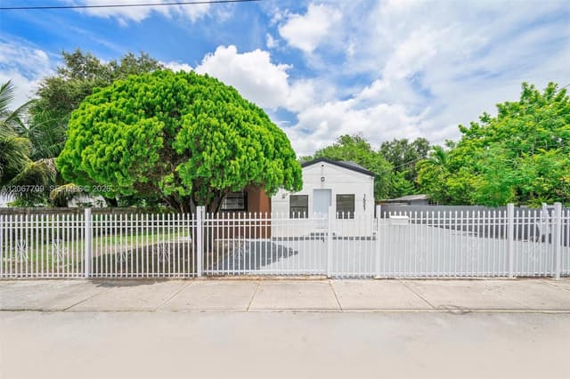 1521 NW 33rd St, Miami FL 33142 - Miami, FL - Photo 2