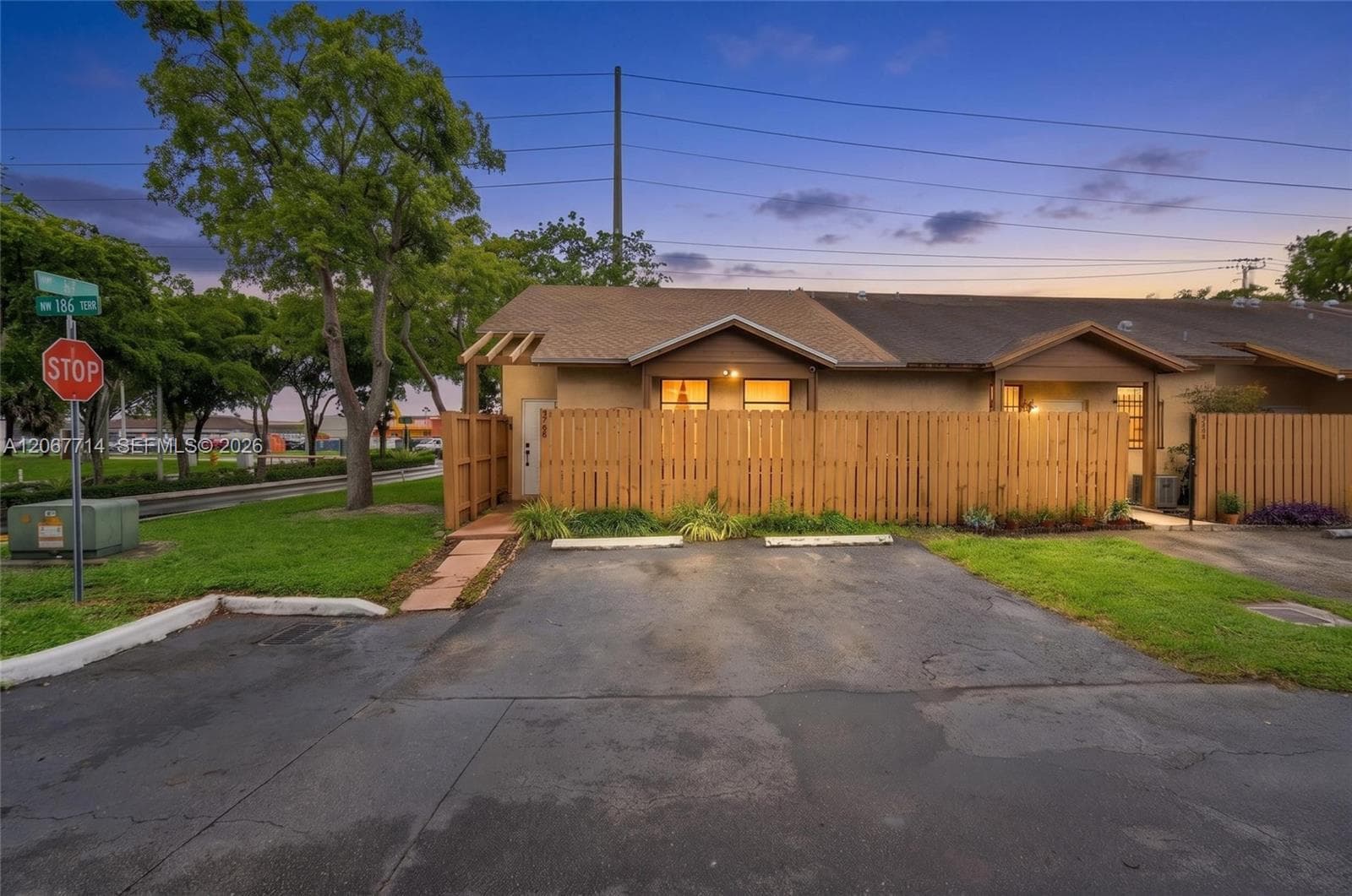 6760 NW 186th Ter, Hialeah FL 33015 - Hialeah, FL - Photo 1
