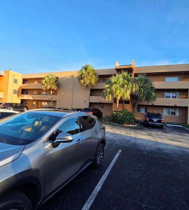 1891 SW 81ST Avenue # 211, North Lauderdale FL 33068 - North Lauderdale, FL - Photo 2