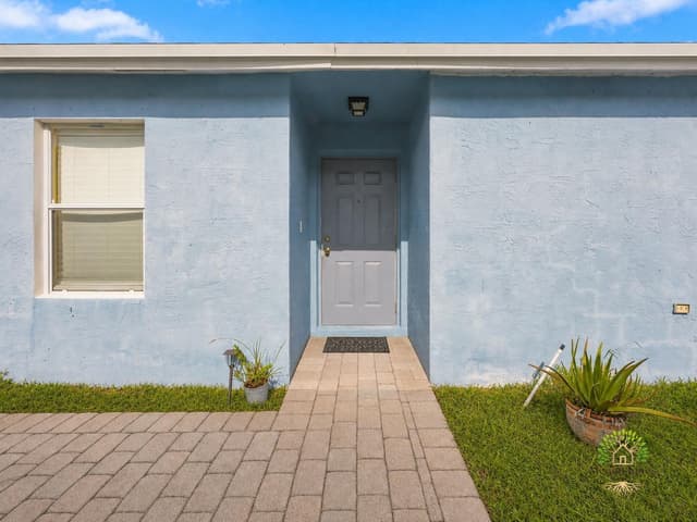5863 AZALEA Circle, West Palm Beach FL 33415 - West Palm Beach, FL - Photo 5