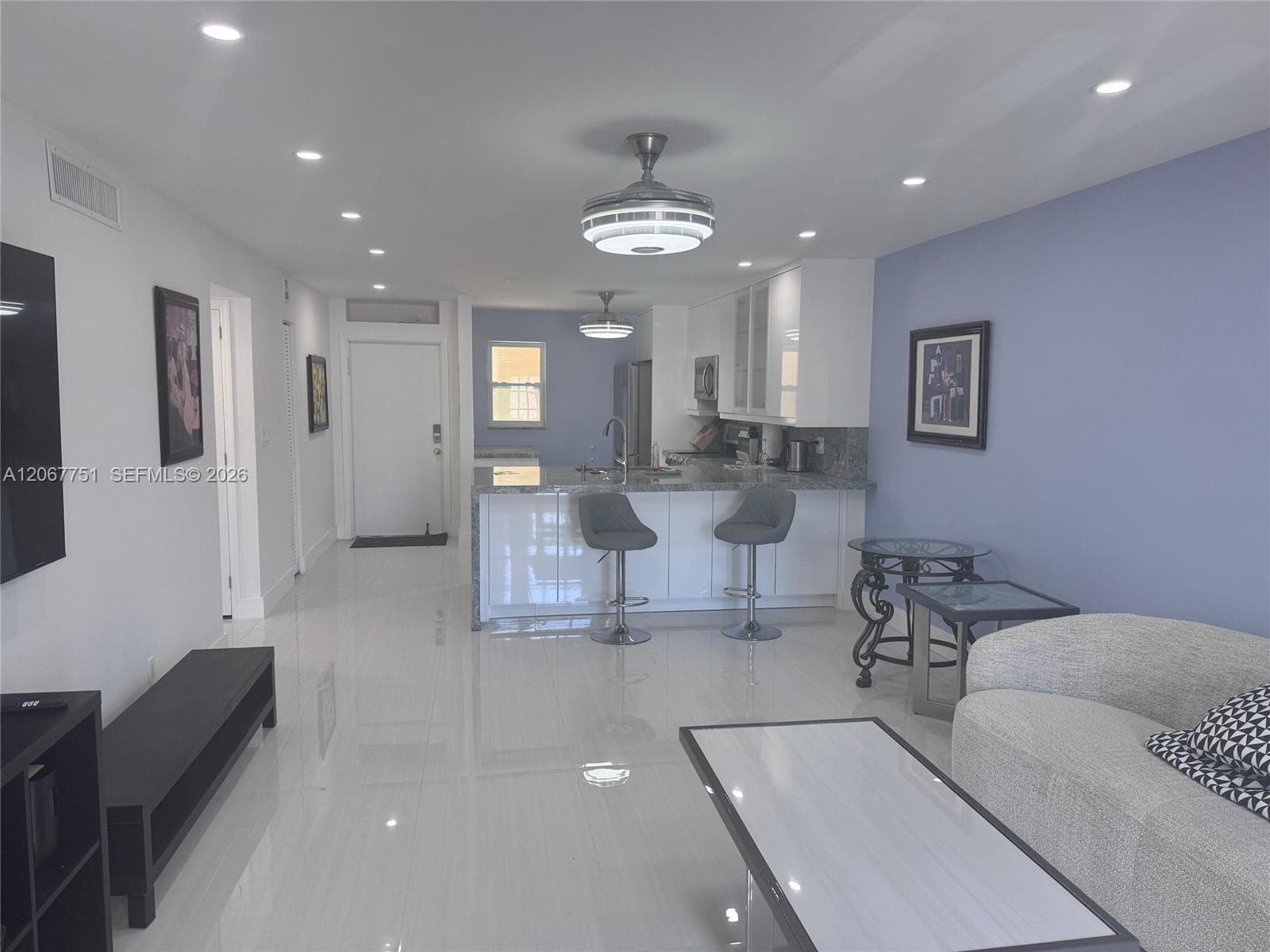 410 SE 2nd St # 223, Hallandale Beach FL 33009 - Hallandale Beach, FL - Photo 1