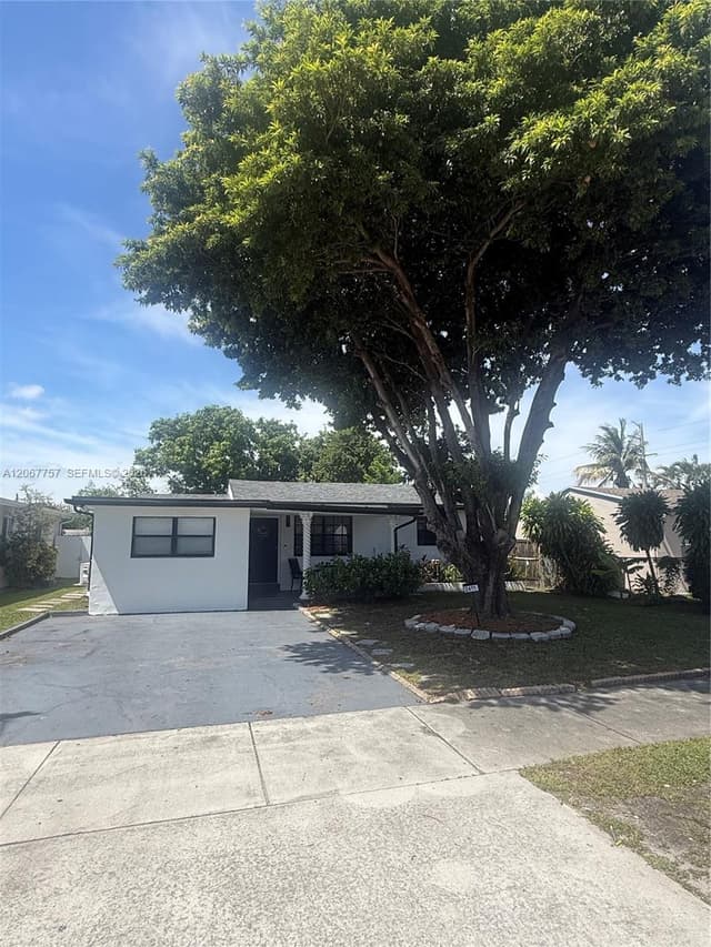 2411 Wiley St, Hollywood FL 33020 - Hollywood, FL - Photo 2