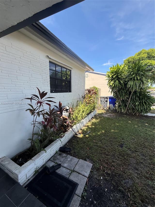 2411 Wiley St, Hollywood FL 33020 - Hollywood, FL - Photo 6