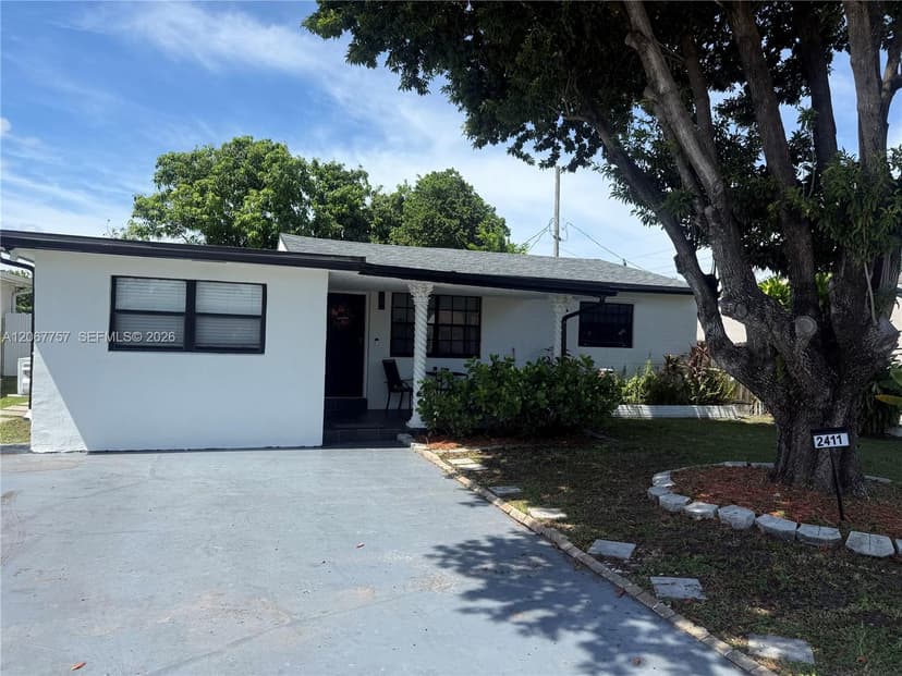2411 Wiley St, Hollywood FL 33020