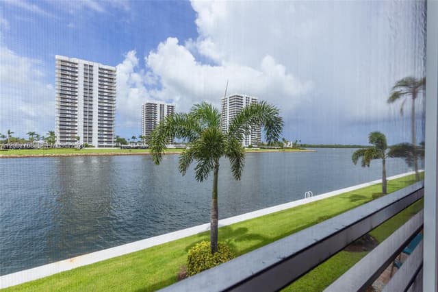 28 Yacht Club Dr # 202, North Palm Beach FL 33408 - North Palm Beach, FL - Photo 6