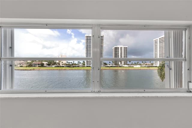 28 Yacht Club Dr # 202, North Palm Beach FL 33408 - North Palm Beach, FL - Photo 7