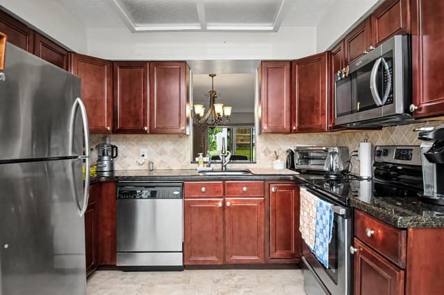 14360 Strathmore Lane # 102, Delray Beach FL 33446 - Delray Beach, FL - Photo 7