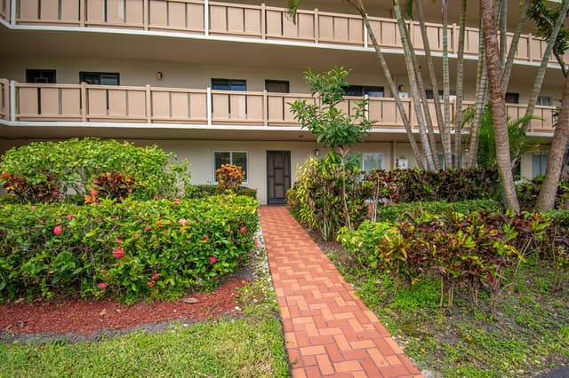 14360 Strathmore Lane # 102, Delray Beach FL 33446 - Delray Beach, FL - Photo 3